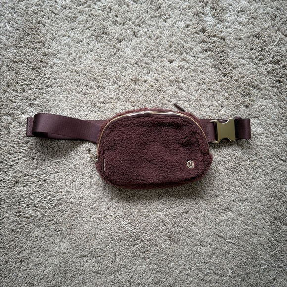 Lululemon Athletica Brown Sherpa Belt Bag - Picture 1 of 7